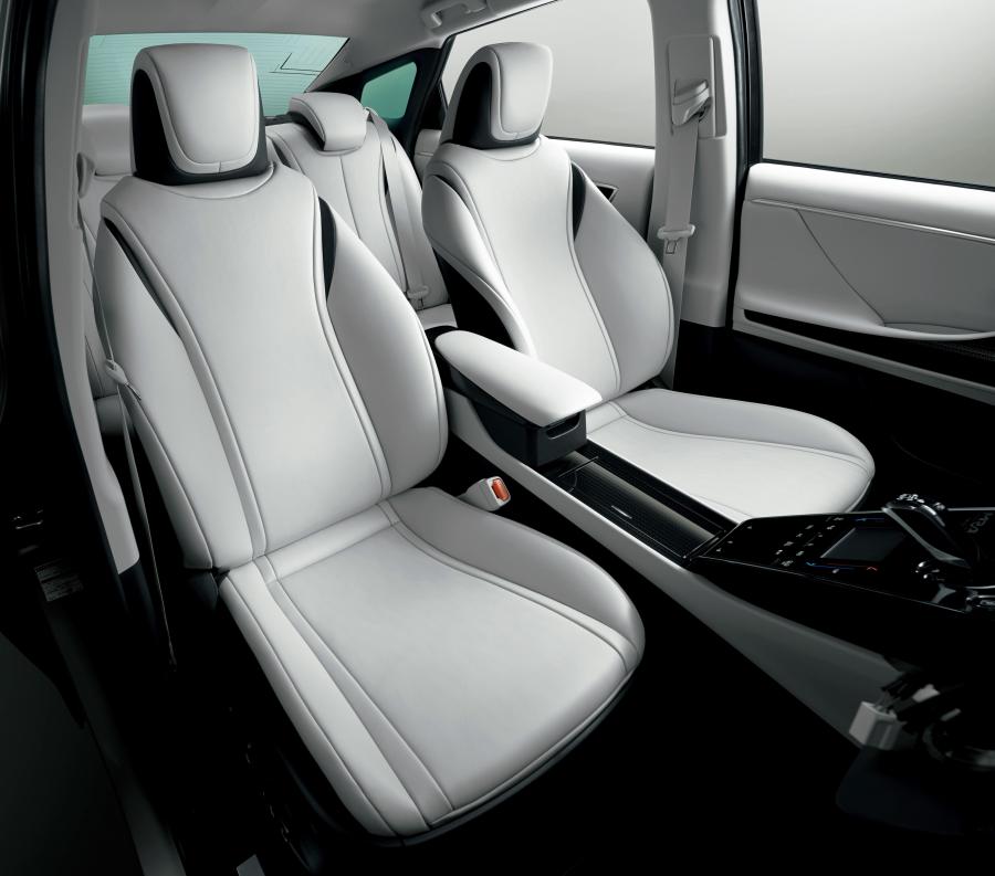  Toyota Mirai 2014 года  (фото 6 из 10)